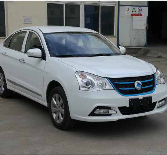 東風(fēng)純電動(dòng)轎車